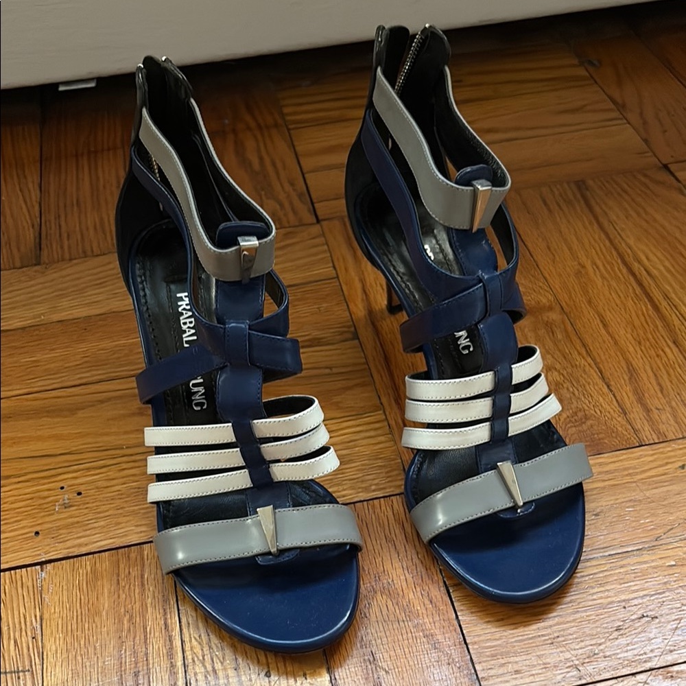 Strappy Heels 💙🤍🩶